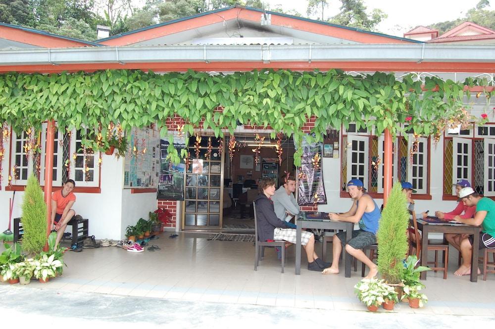 Rovers Inn Cameron Highlands Esterno foto
