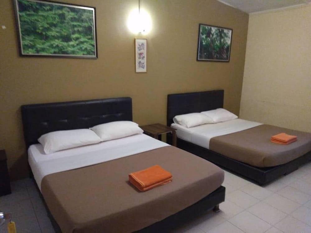 Rovers Inn Cameron Highlands Esterno foto