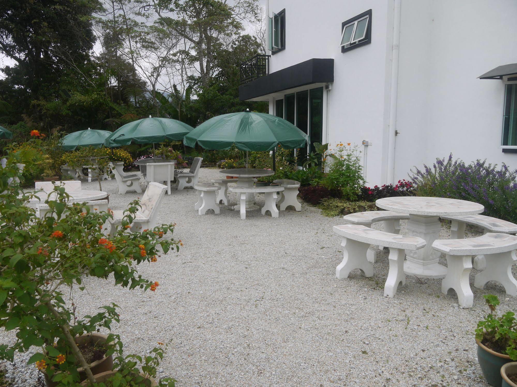 Rovers Inn Cameron Highlands Esterno foto