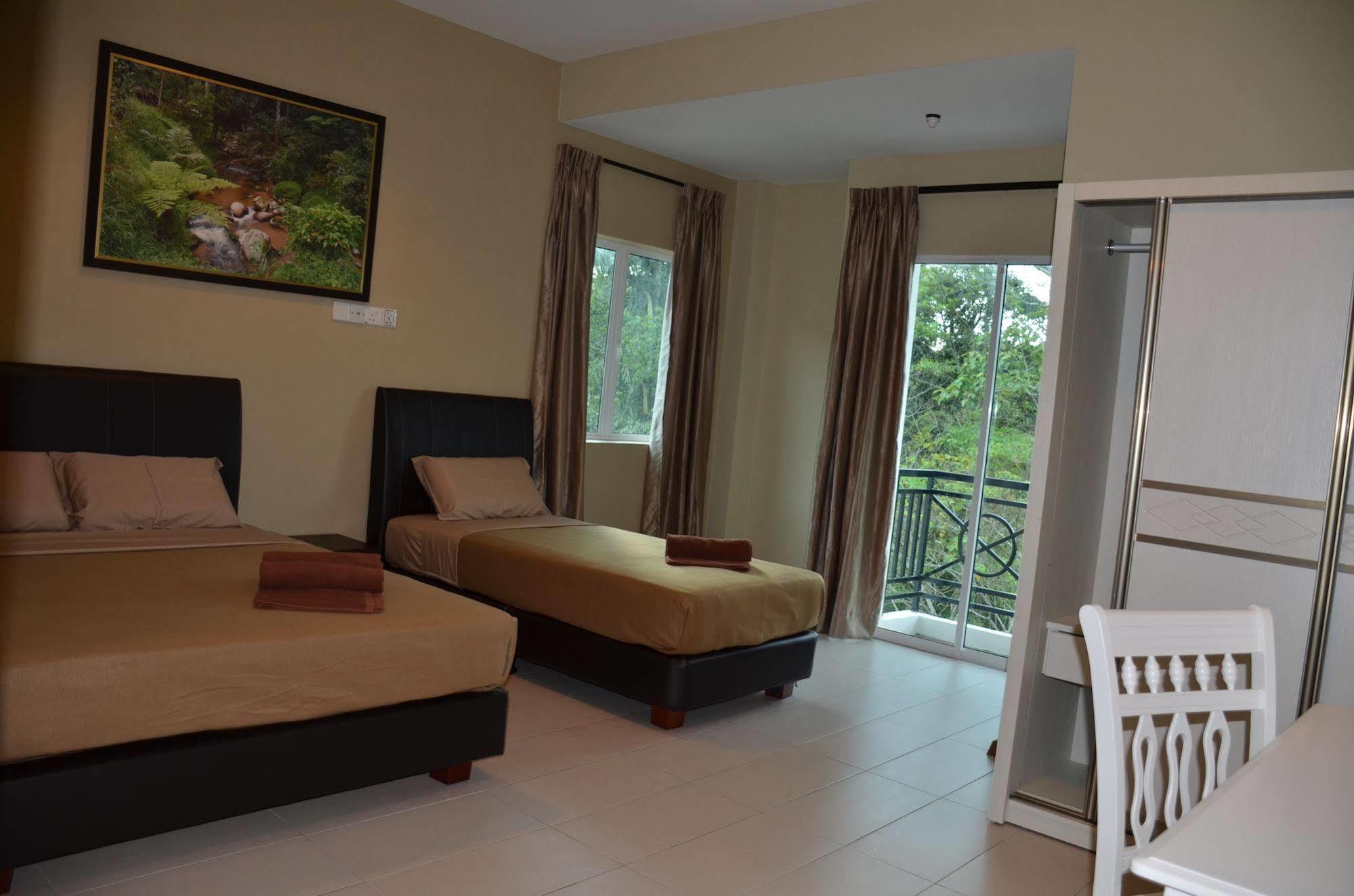 Rovers Inn Cameron Highlands Esterno foto